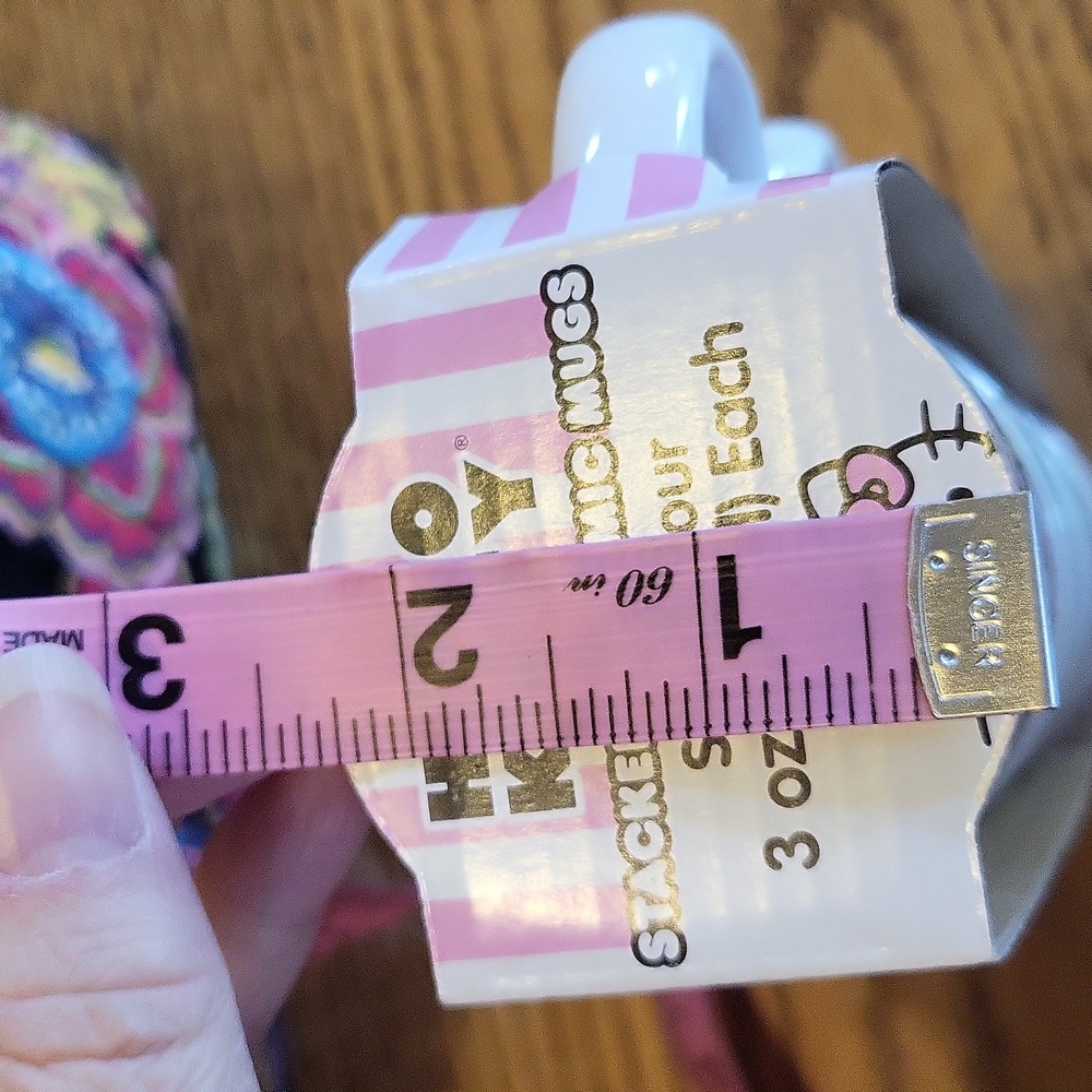 Hello Kitty Stackable Mini Mug Set - Picture 4 of 9